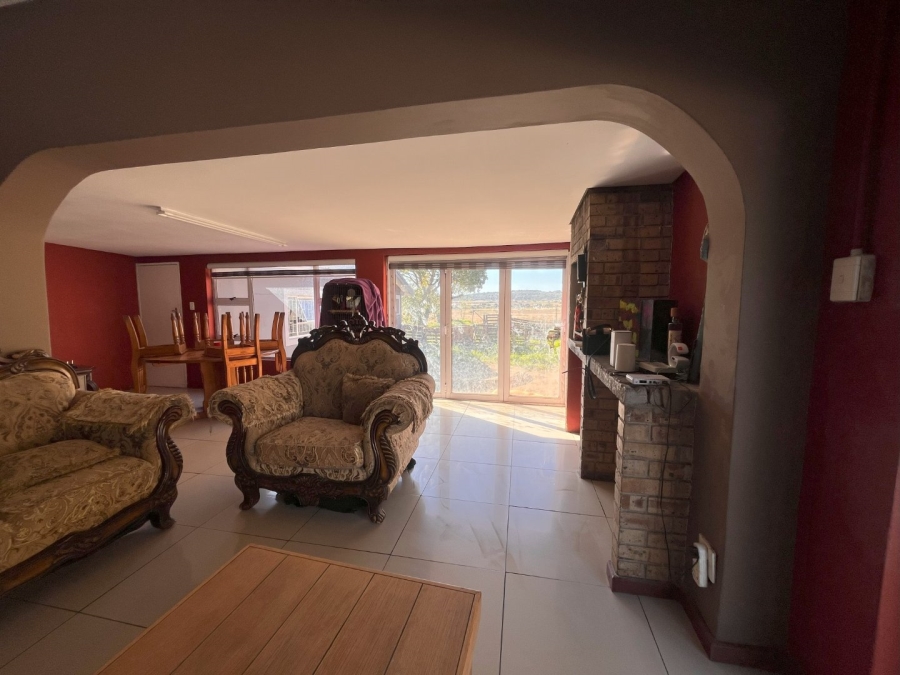 5 Bedroom Property for Sale in Levins Estate Free State